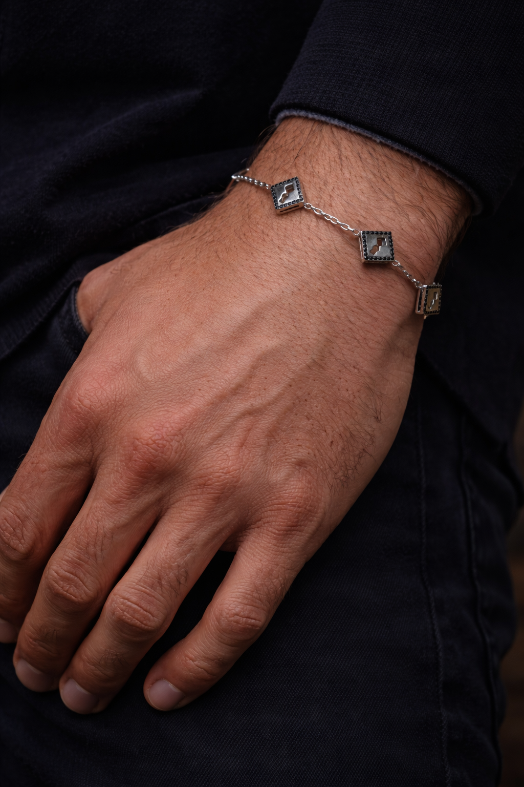 Quintuple Silver Lock